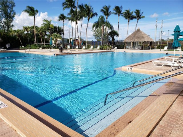  3 BR,  2.50 BTH &nbsp;Townhouse style home in Miami