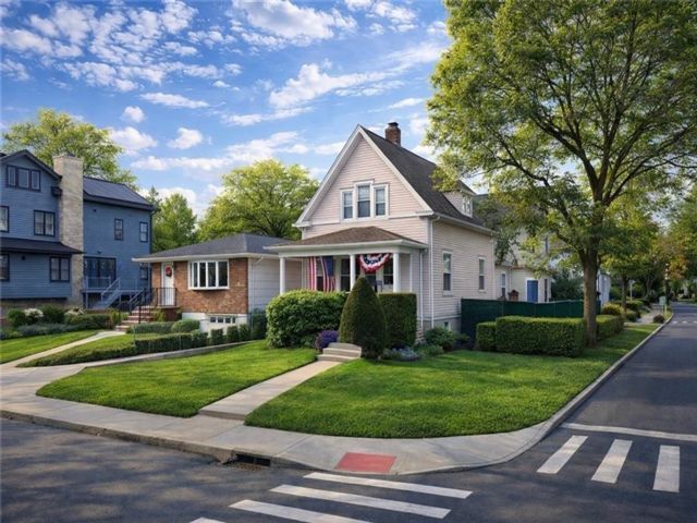  3 BR,  2.00 BTH &nbsp;Single family style home in Westerleigh
