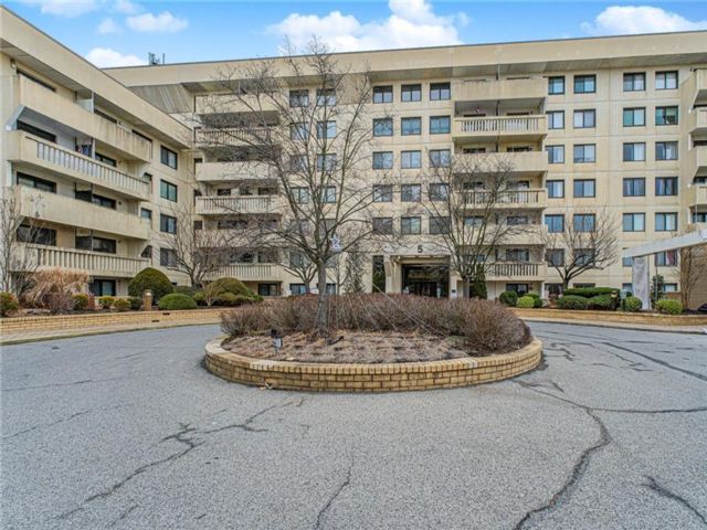  1 BR,  1.00 BTH &nbsp;Condominium style home in New Springville