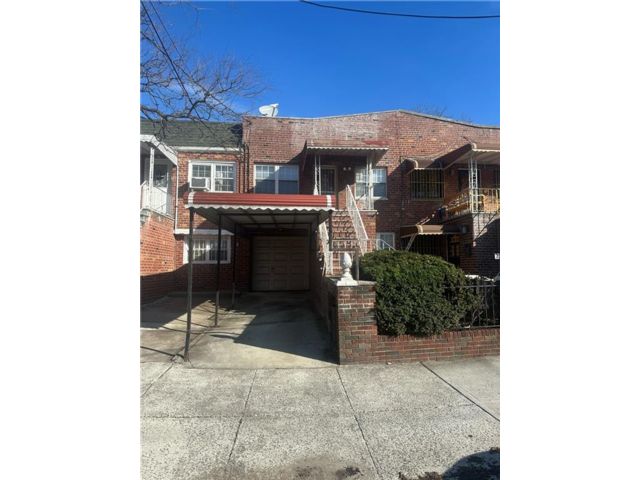 Studio,  0.00 BTH &nbsp;Multi-family style home in Canarsie