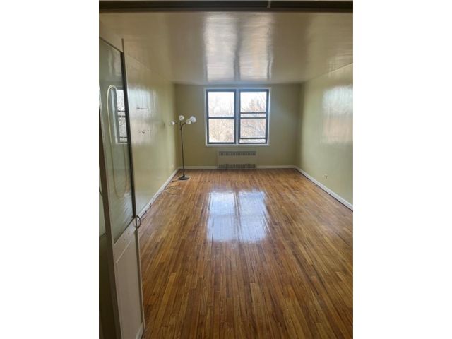  2 BR,  1.00 BTH &nbsp;Co-op style home in Sheepshead Bay