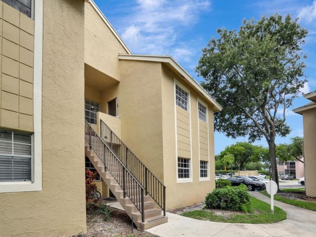  3 BR,  2.00 BTH &nbsp; style home in Deerfield Beach