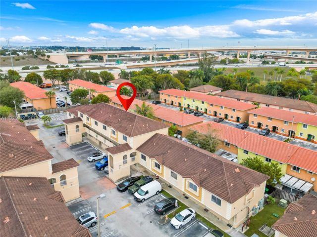  2 BR,  2.50 BTH &nbsp; style home in Miami