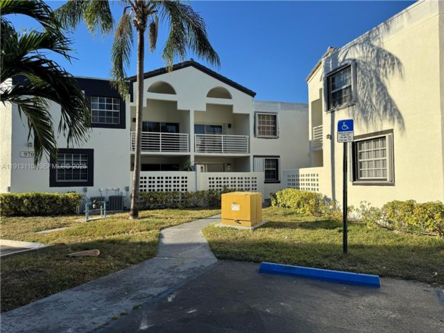  2 BR,  1.00 BTH &nbsp; style home in Miami