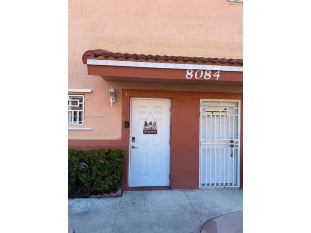  2 BR,  2.50 BTH &nbsp; style home in Miami