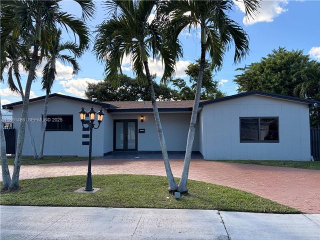  5 BR,  2.00 BTH &nbsp;European style home in Miami