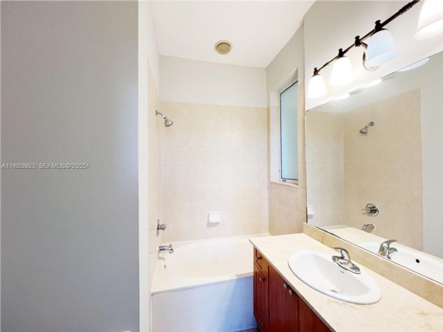  3 BR,  3.00 BTH &nbsp; style home in Medley