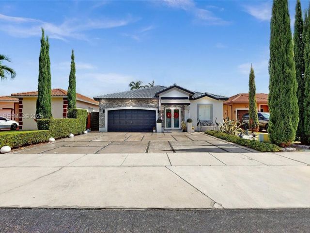  3 BR,  3.00 BTH &nbsp; style home in Miami