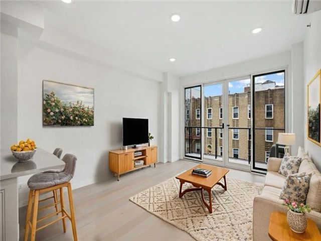  1 BR,  1.00 BTH &nbsp;Condominium style home in Sheepshead Bay