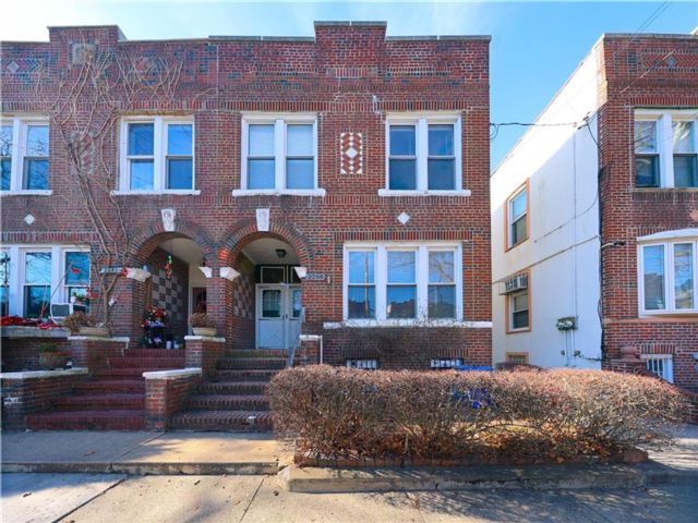  5 BR,  0.00 BTH &nbsp;Multi-family style home in Sheepshead Bay