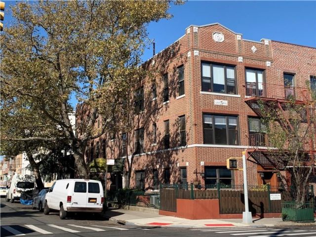  2 BR,  1.00 BTH &nbsp;Multi-family style home in Dyker Heights