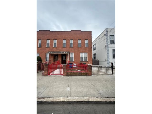Studio,  0.00 BTH &nbsp;Multi-family style home in Bensonhurst