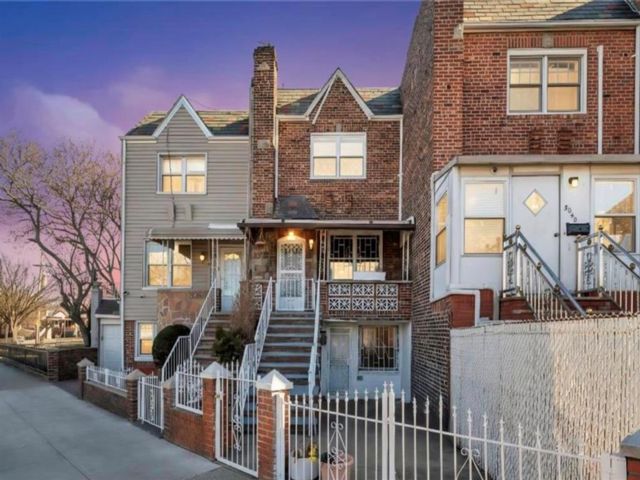 Studio,  0.00 BTH &nbsp;Multi-family style home in Flatlands