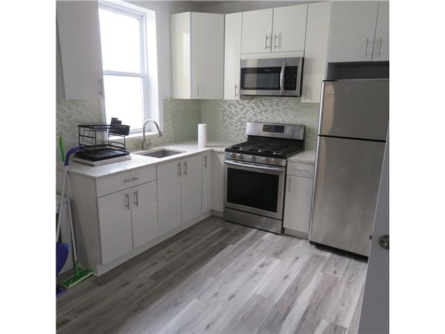  1 BR,  1.00 BTH &nbsp;Multi-family style home in Gravesend