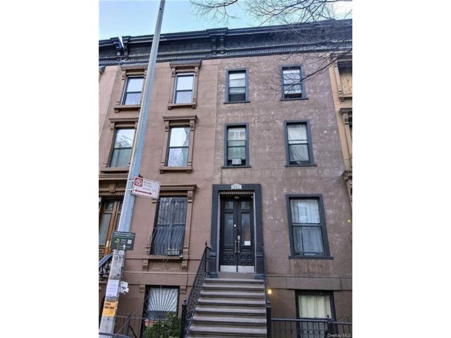 Studio,  0.00 BTH &nbsp;Multi-family style home in Harlem