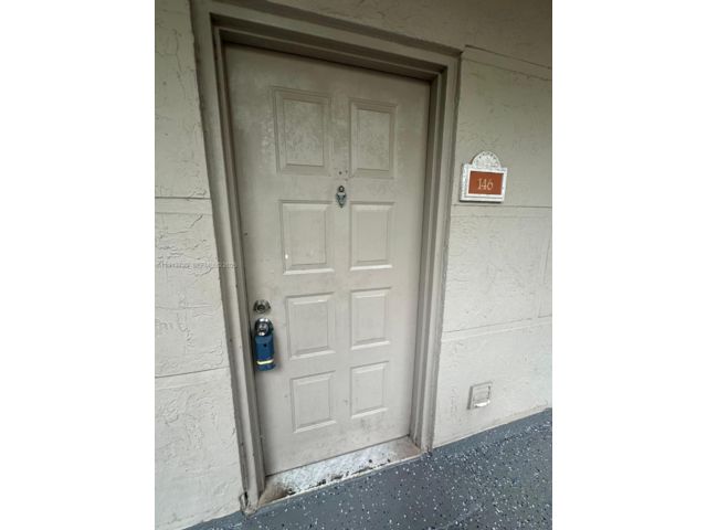  2 BR,  2.00 BTH &nbsp; style home in Medley