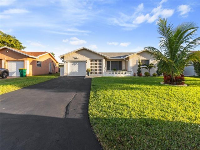  3 BR,  2.00 BTH &nbsp; style home in Tamarac