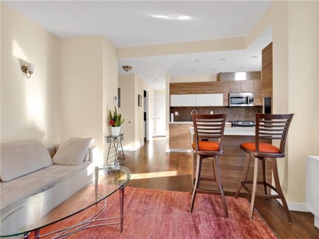  1 BR,  1.00 BTH &nbsp;Condominium style home in Brighton Beach