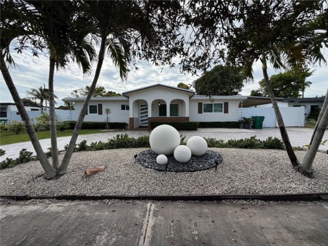  3 BR,  2.00 BTH &nbsp; style home in Miami