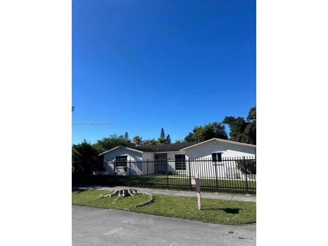  3 BR,  2.00 BTH &nbsp; style home in Cutler Bay