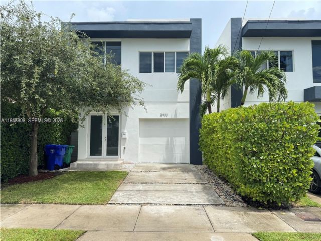  3 BR,  2.50 BTH &nbsp; style home in Miami