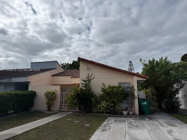  3 BR,  2.00 BTH &nbsp;Townhouse style home in Miami