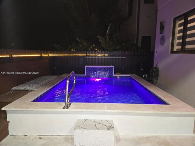  5 BR,  5.00 BTH &nbsp; style home in Florida City