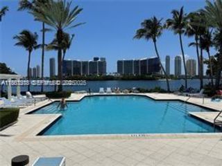  3 BR,  2.00 BTH &nbsp; style home in Aventura