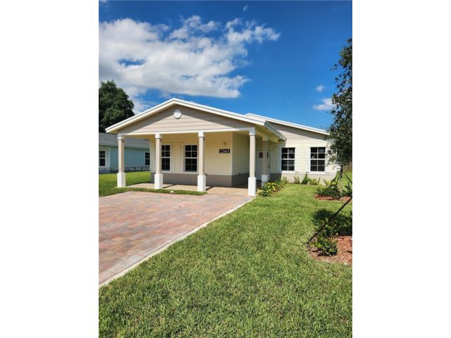  4 BR,  2.00 BTH &nbsp;European style home in Miami