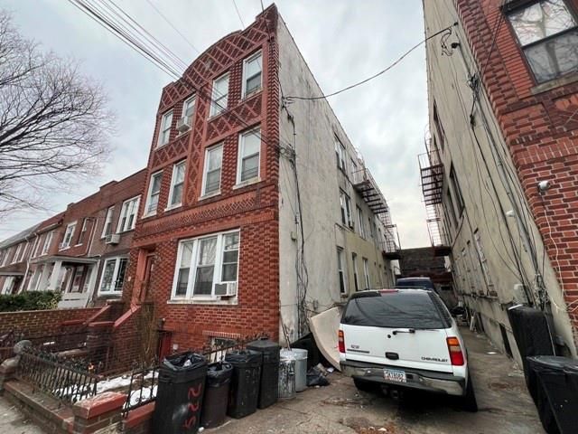 Studio,  0.00 BTH &nbsp;Multi-family style home in East Flatbush