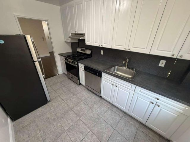 2 BR,  2.00 BTH &nbsp; style home in Flushing