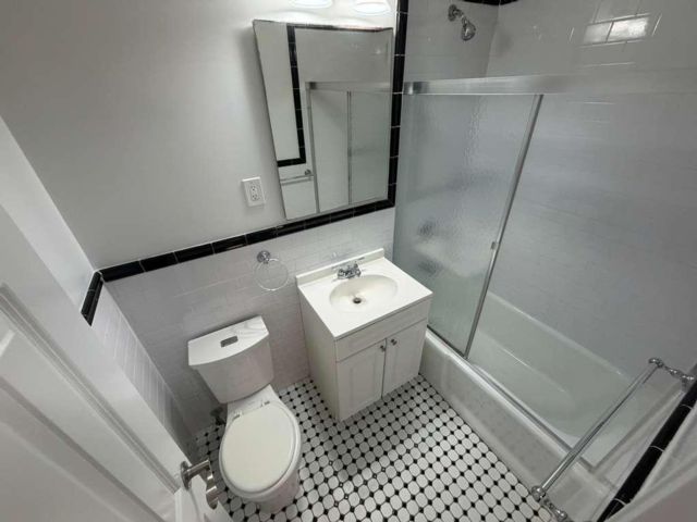 [PHOTO]