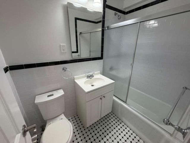 [PHOTO]