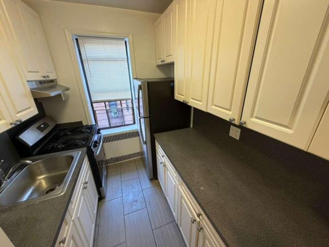  1 BR,  1.00 BTH &nbsp; style home in Woodside