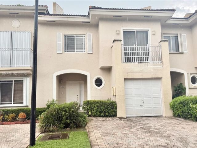 [Kendall Real Estate, listing number 3328210]