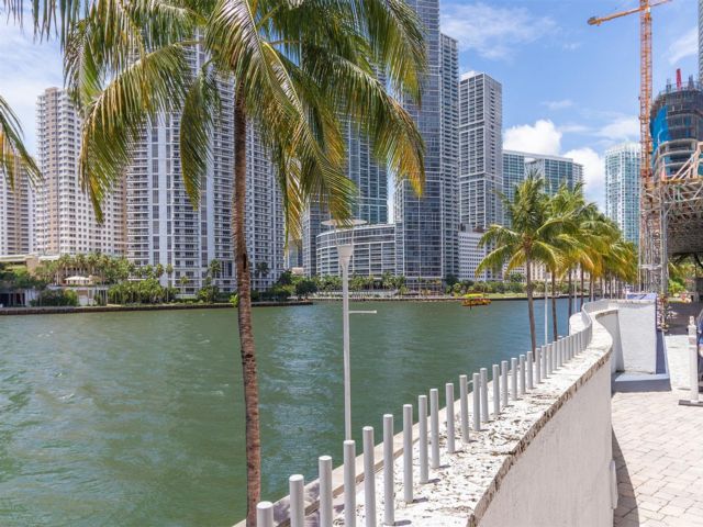  2 BR,  2.00 BTH &nbsp; style home in Miami
