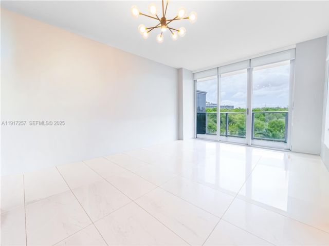  2 BR,  2.00 BTH &nbsp; style home in Aventura