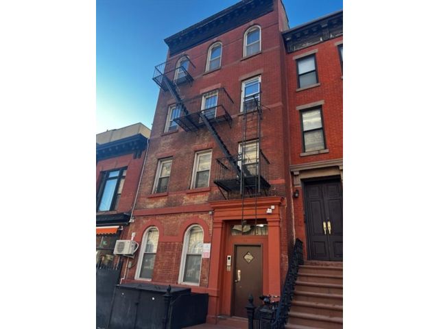  8 BR,  8.00 BTH &nbsp;Multi-family style home in Prospect Heights