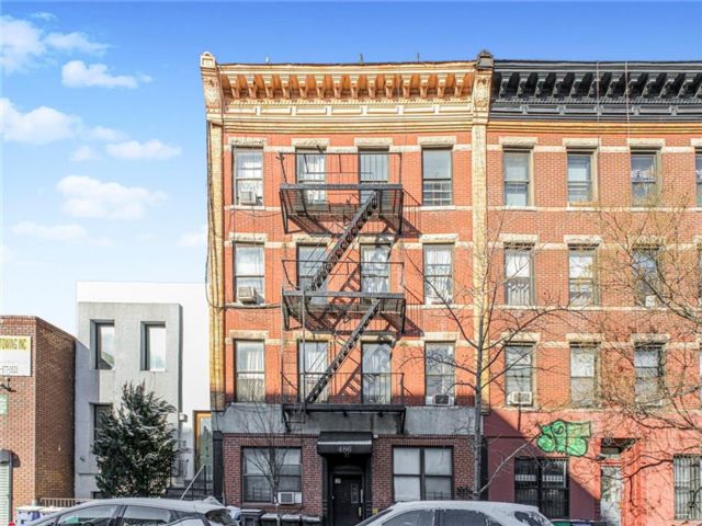 19 BR,  0.00 BTH &nbsp;Multi-family style home in Carroll Gardens