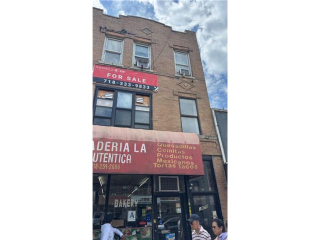 Studio,  0.00 BTH &nbsp;Mixed use style home in Bensonhurst