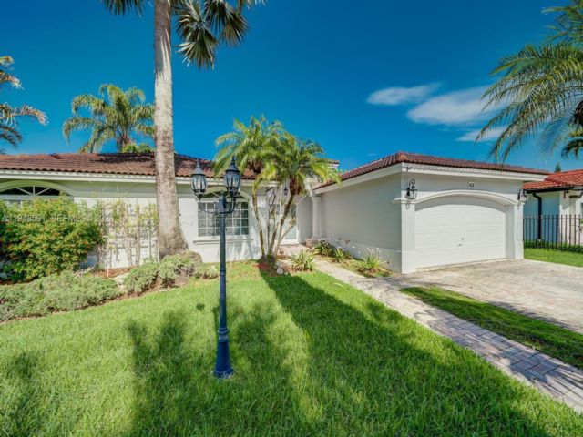  4 BR,  2.00 BTH &nbsp; style home in Miami
