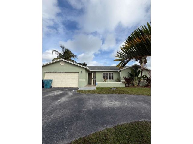  4 BR,  3.00 BTH &nbsp; style home in Homestead