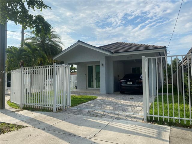  3 BR,  2.00 BTH &nbsp; style home in Miami