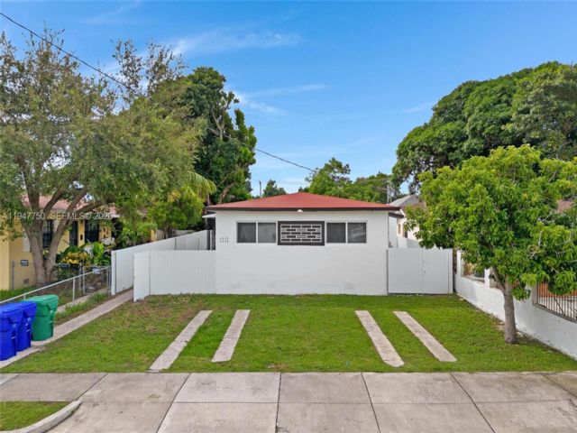  2 BR,  1.00 BTH &nbsp; style home in Coral Gables
