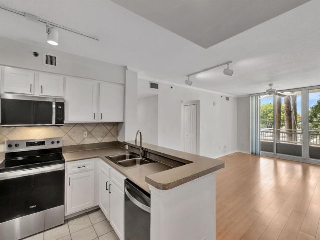  2 BR,  2.00 BTH &nbsp; style home in Coconut Grove