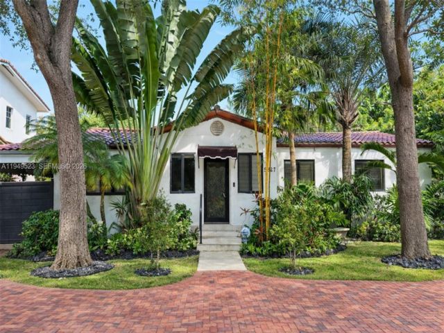  3 BR,  2.00 BTH &nbsp; style home in Miami