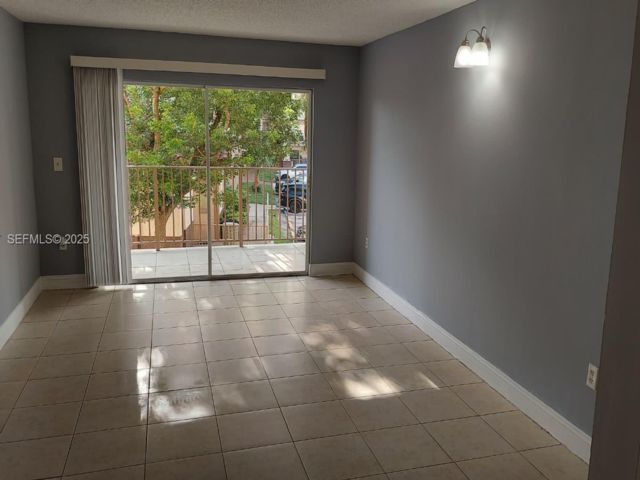 [Miami Real Estate, listing number 3328362]
