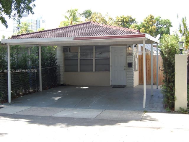  2 BR,  1.00 BTH &nbsp; style home in Miami