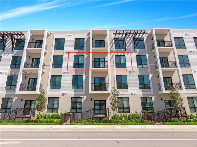  2 BR,  2.50 BTH &nbsp; style home in Medley