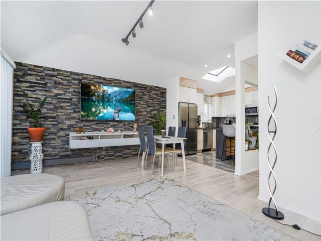  2 BR,  2.00 BTH &nbsp;Condominium style home in Marine Park